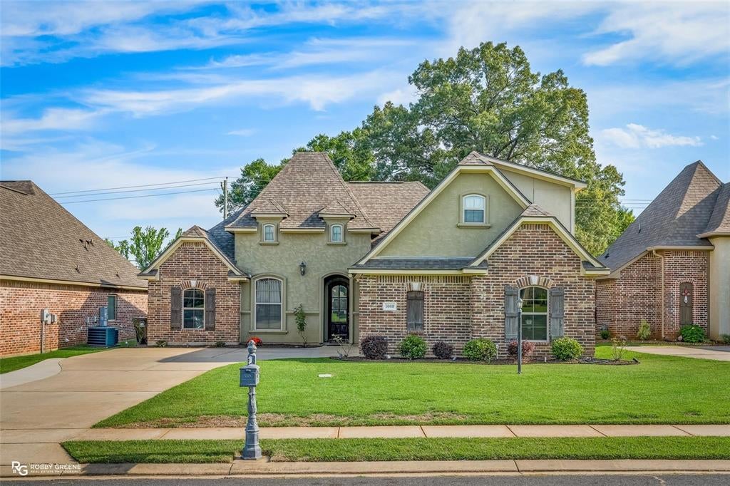 1008 Green Wood Circle — photo