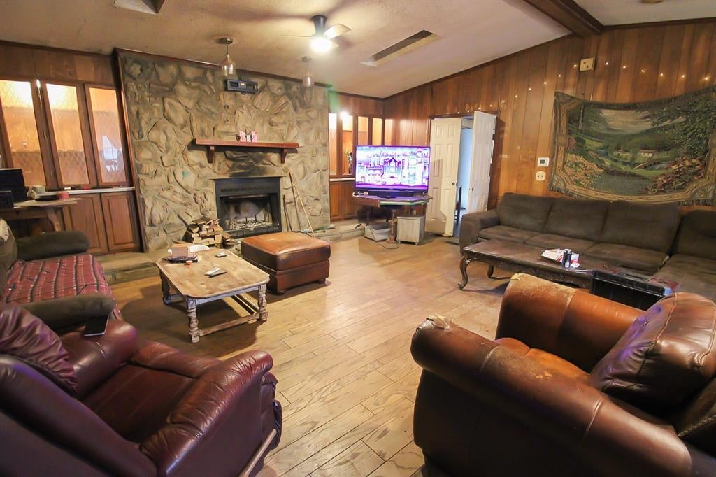 204 E 9th, Hooks, TX 75561 — photo 3