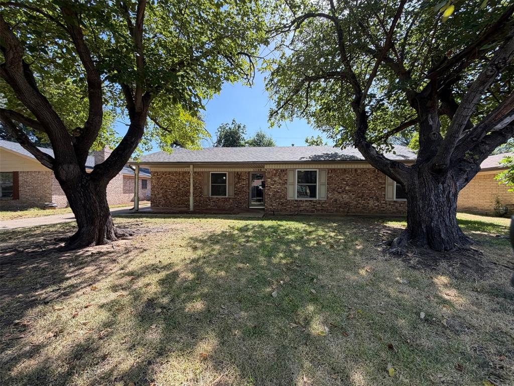 1136 Kris Street — photo