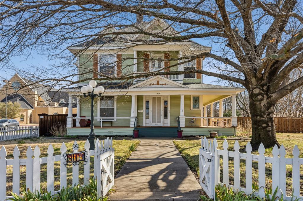 819 S Crockett Street — photo