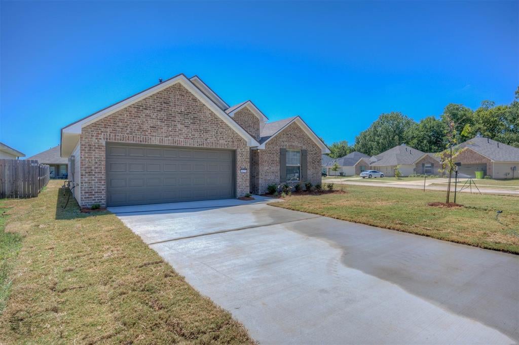 4225 Toledo Bend — photo