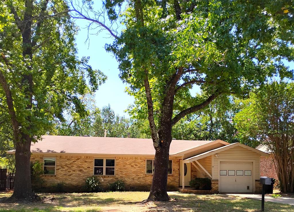 2922 Stafford Drive — photo