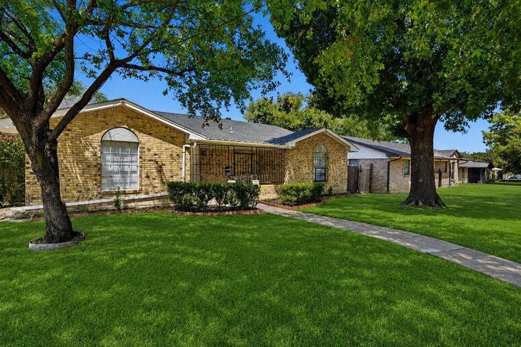 831 Kelso Drive — photo