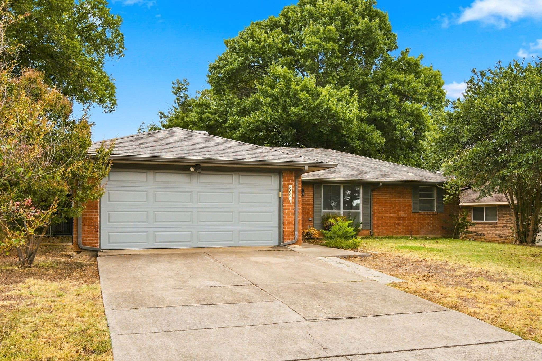 809 S Atkerson Lane, Euless, TX 76040 — photo 2