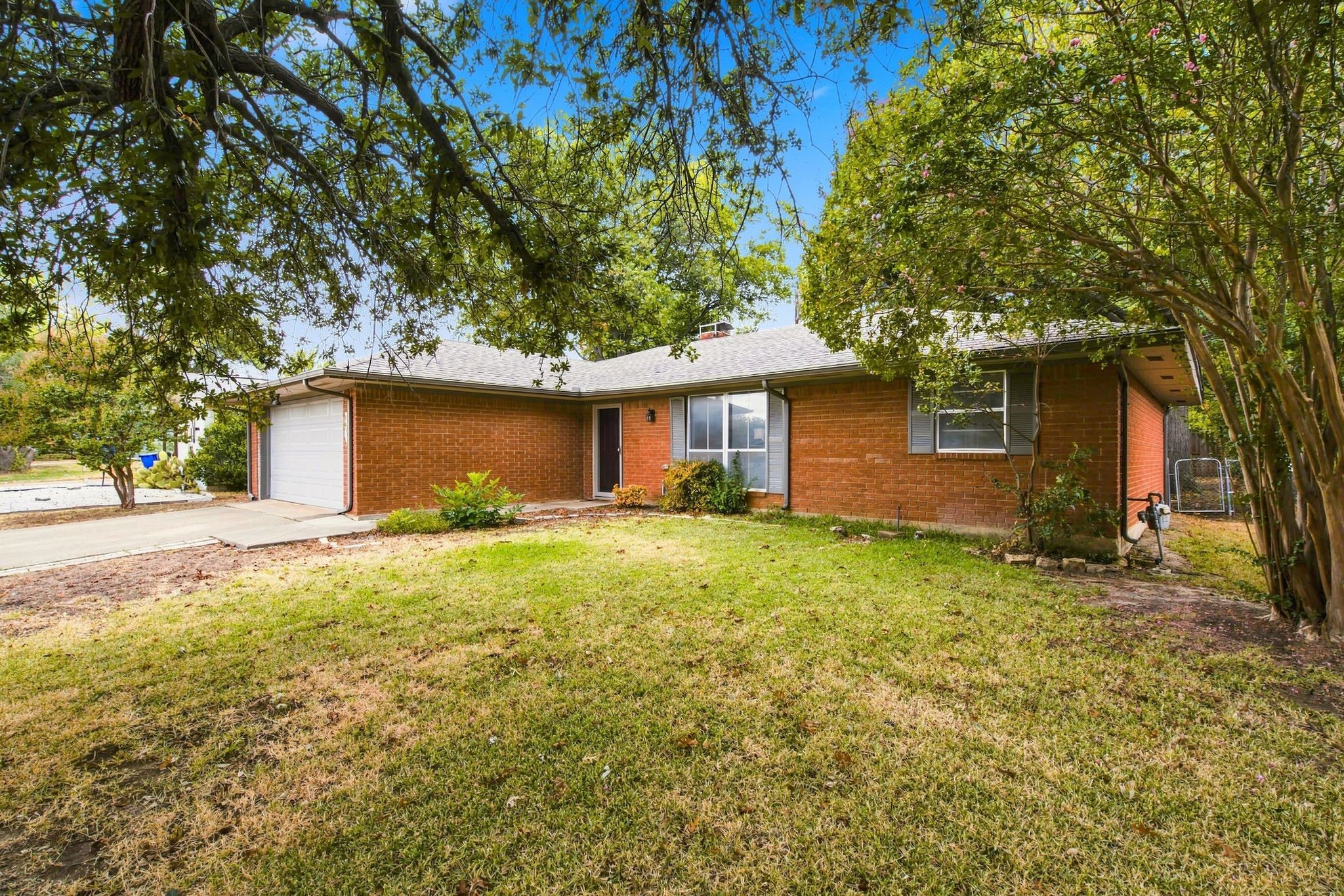 809 S Atkerson Lane, Euless, TX 76040 — photo 3