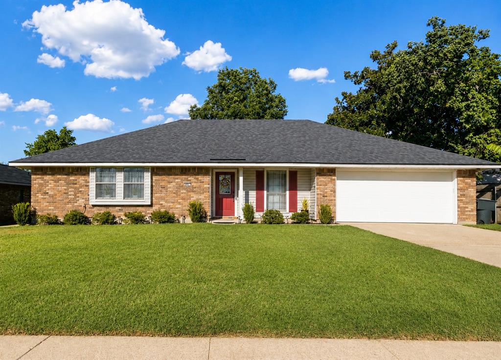 402 Southwood Drive — photo