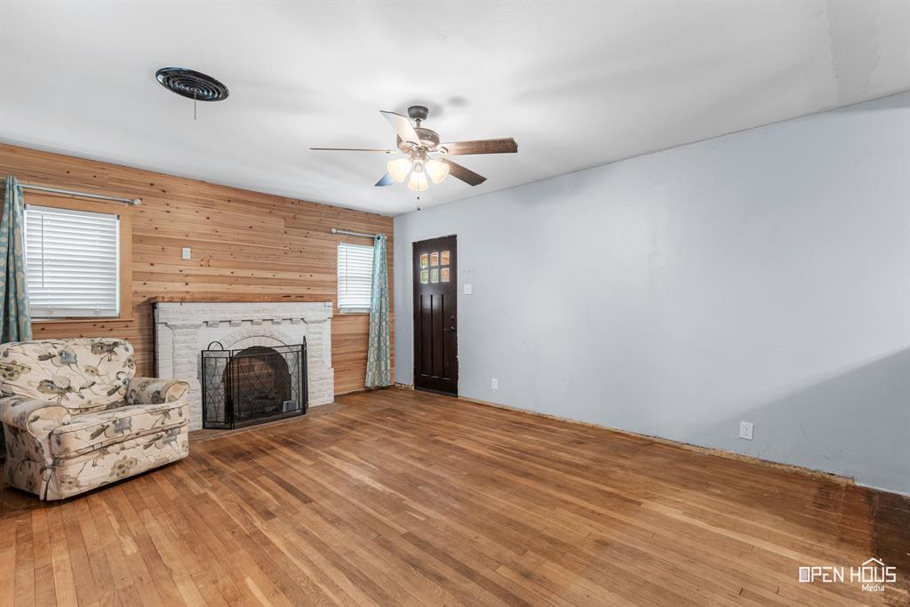 206 E Summit Avenue, Electra, TX 76360 — photo 3