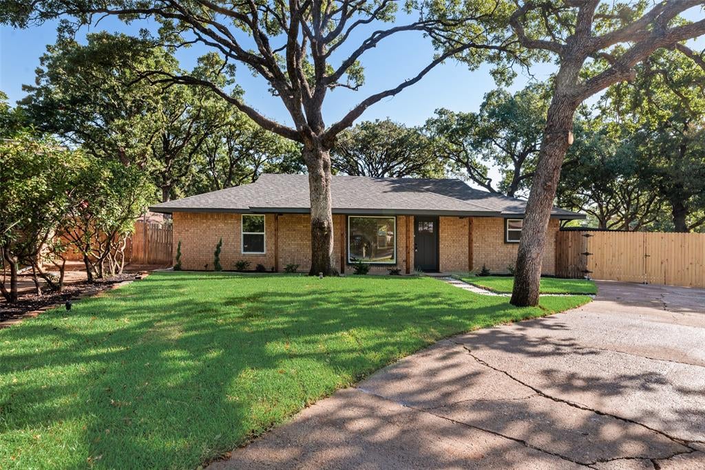 3500 Raynorwood Court — photo