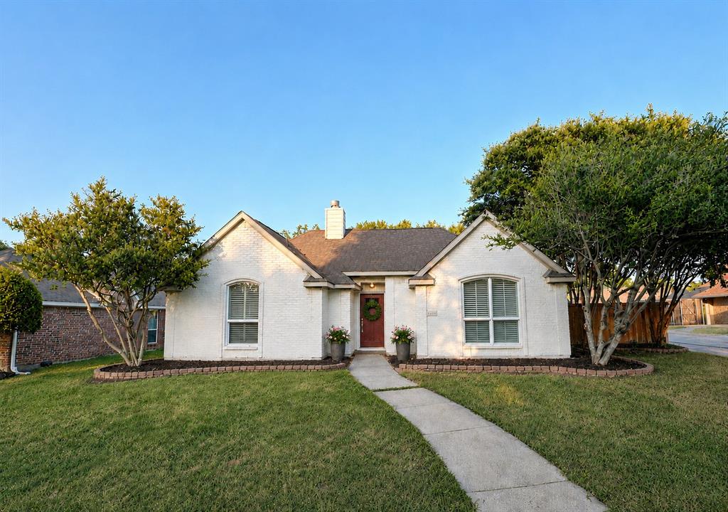 6608 Macintosh Drive — photo