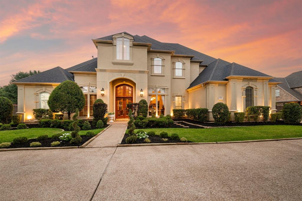 7204 Majestic Manor — photo