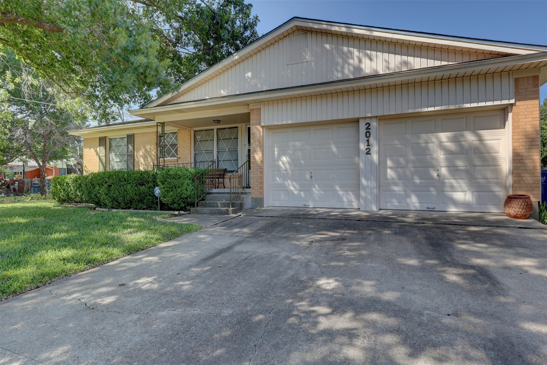 2012 Mountainview Drive, Waco, TX 76710 — photo 2
