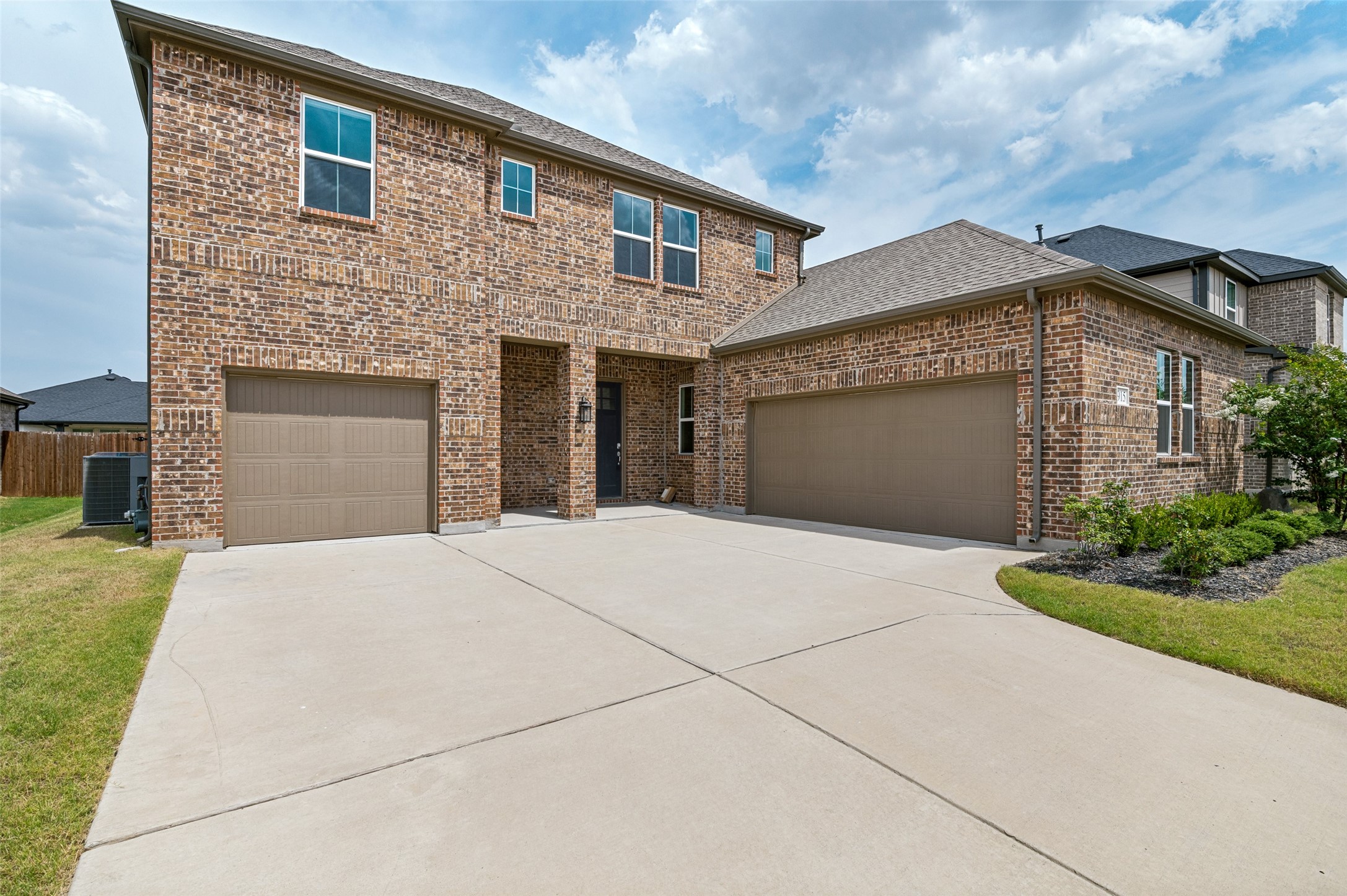 915 Crossvine Drive — photo