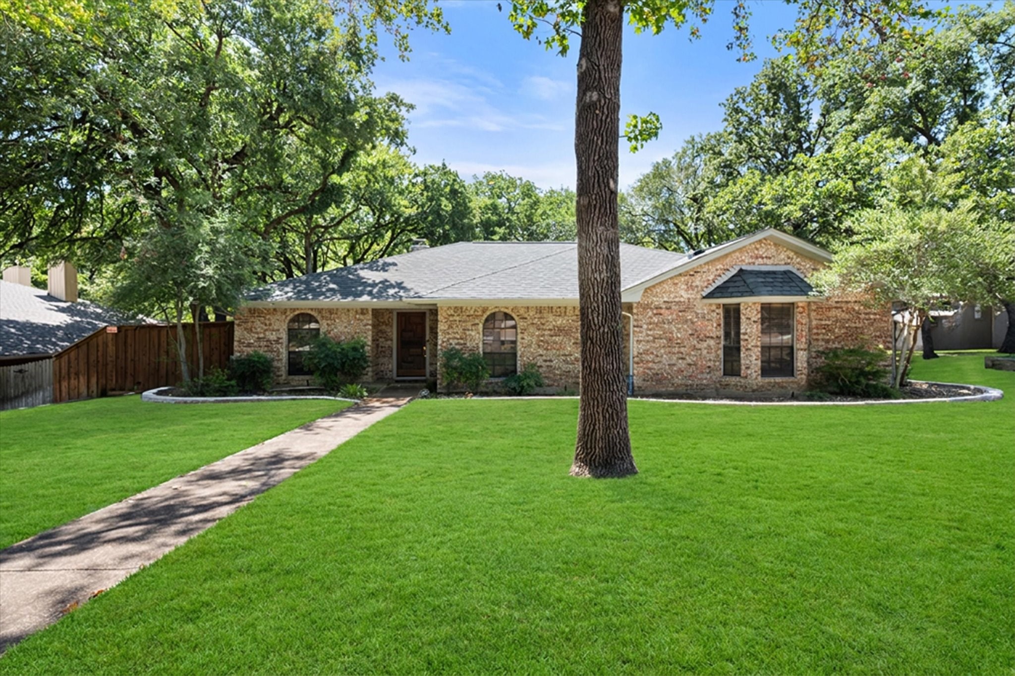 6110 Amicable Drive, Arlington, TX 76016 — photo 2