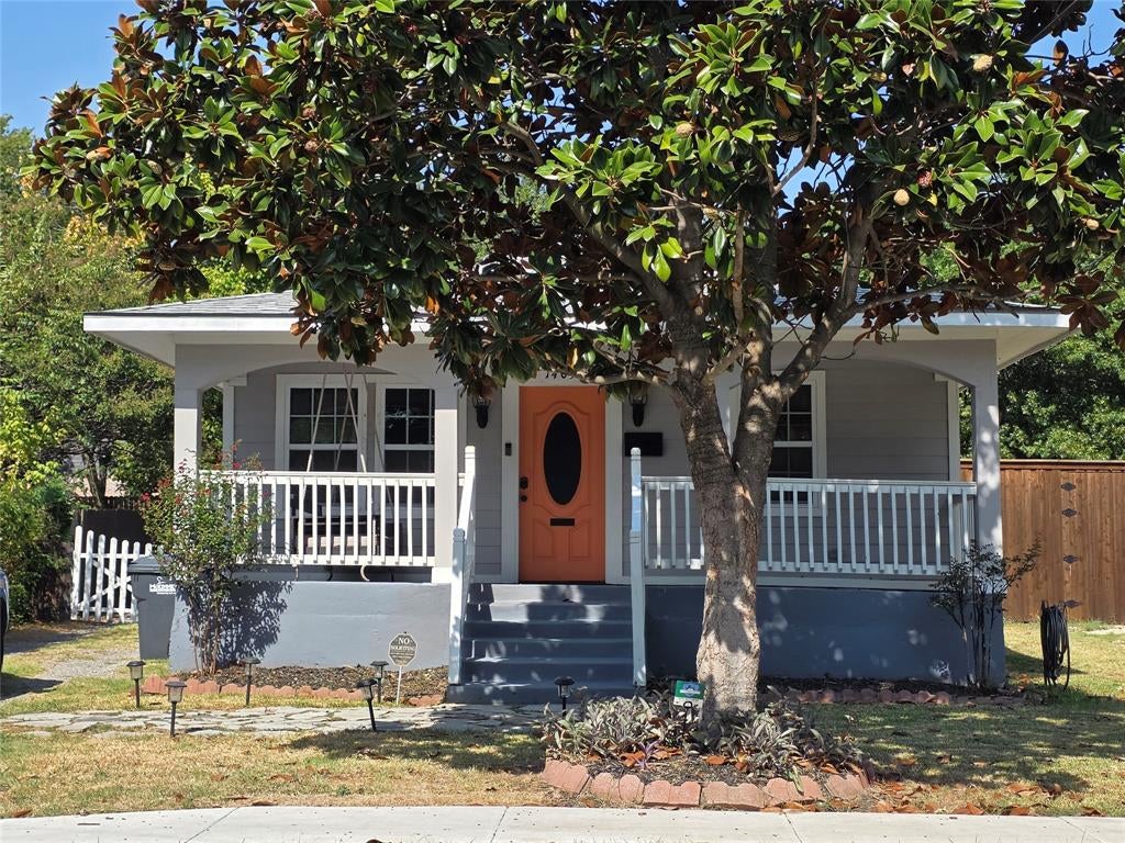 1405 N Oak Street — photo