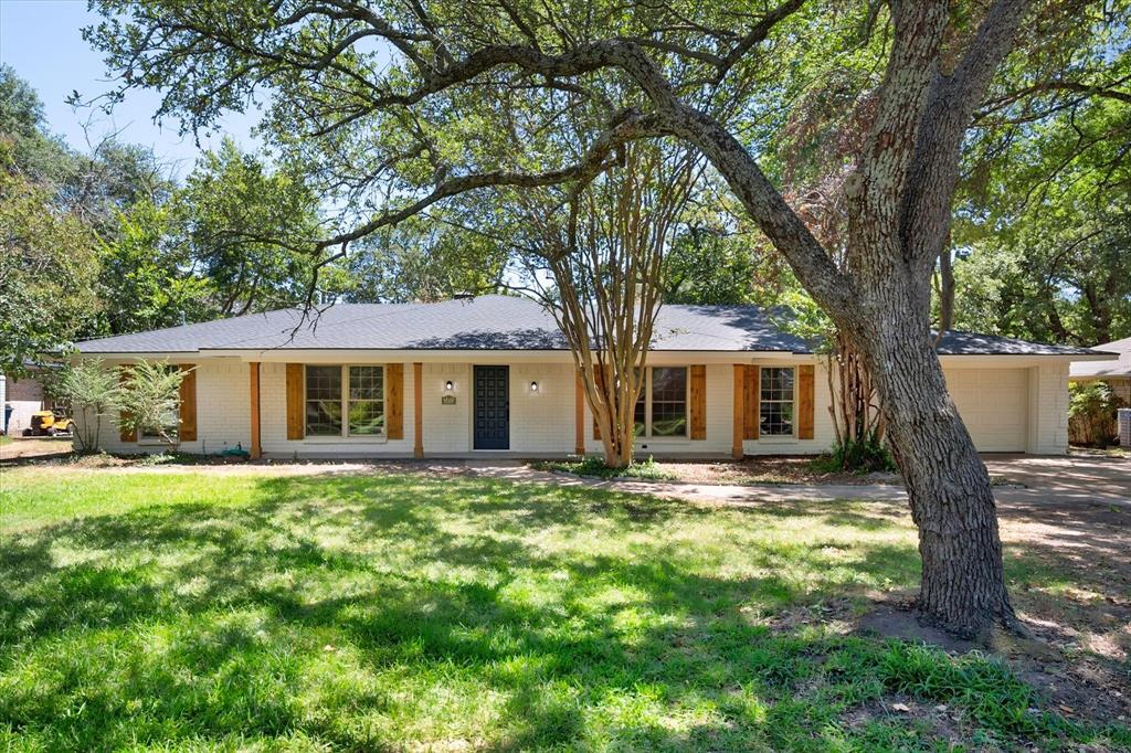 1003 Woodcastle Drive — photo