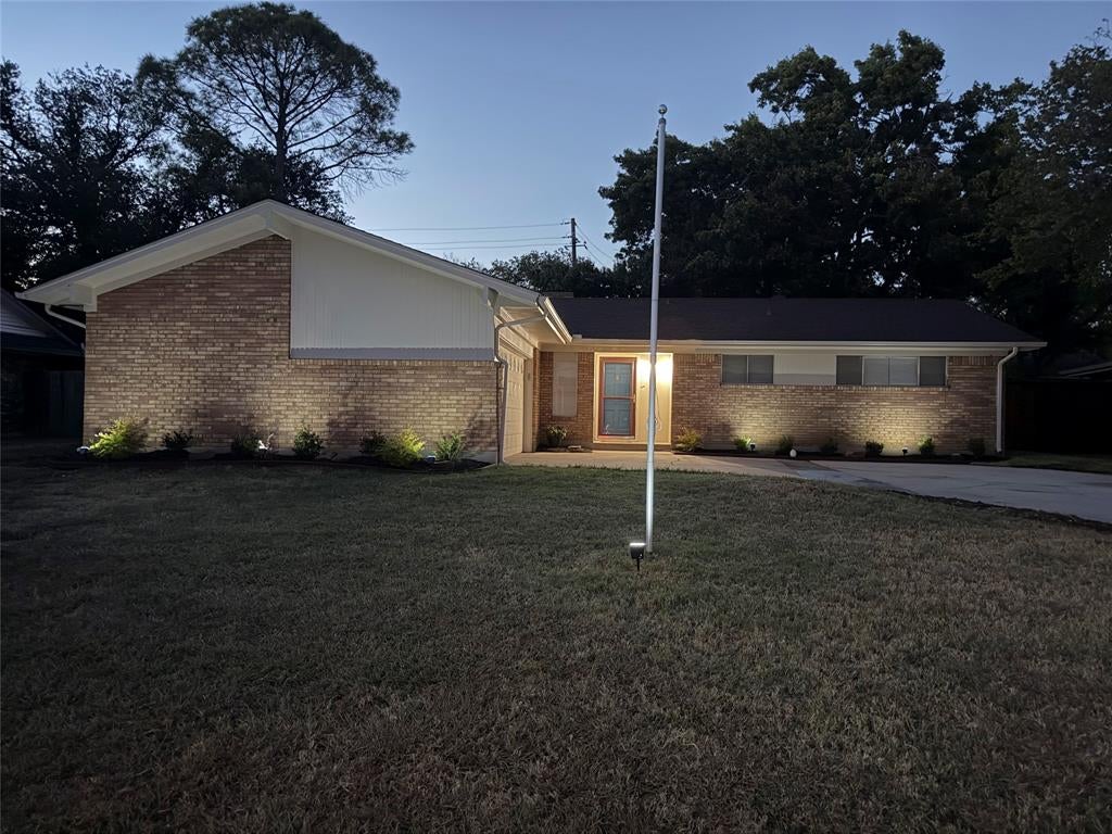 1306 Amherst Drive — photo