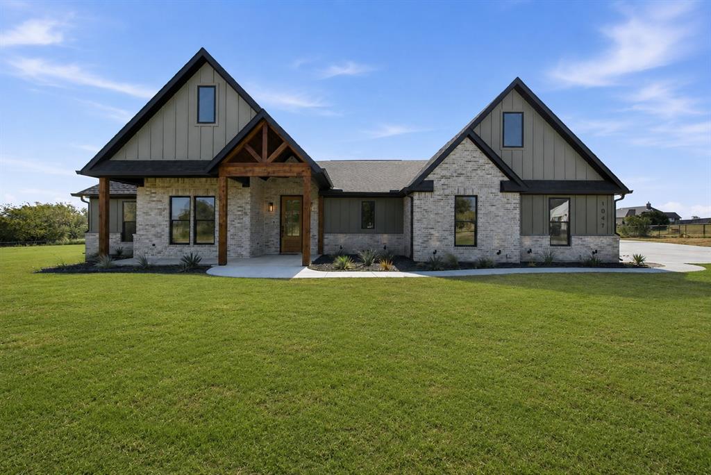 1047 Pioneer Crossing — photo