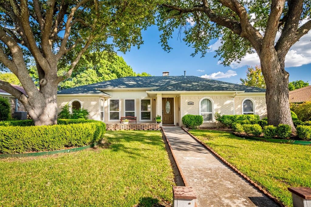 2304 Glen Forest Lane — photo