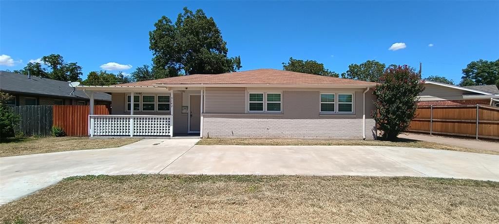 3142 Columbia Drive — photo