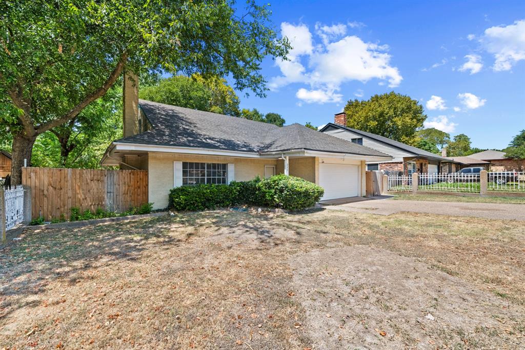 215 Johnson Drive — photo