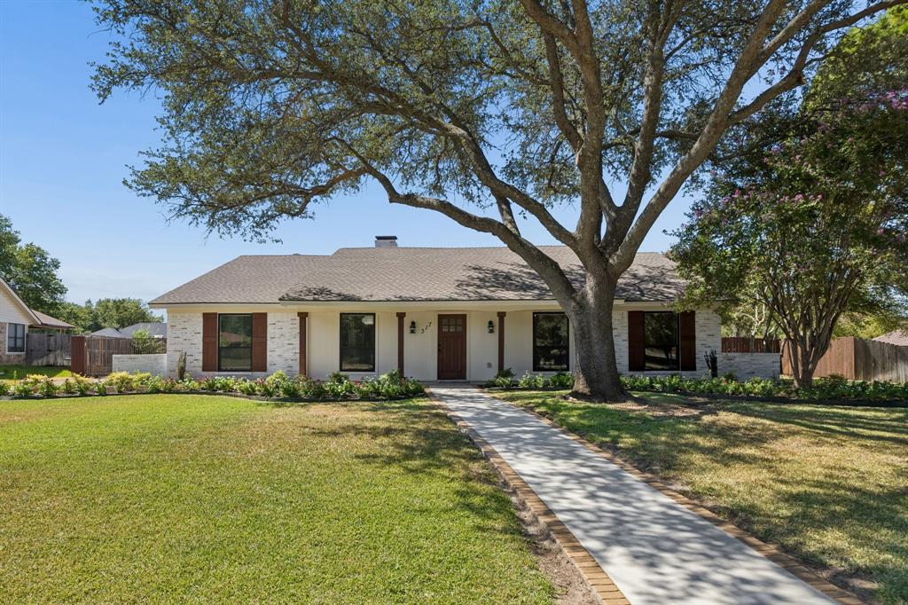 317 Pebble Knoll — photo