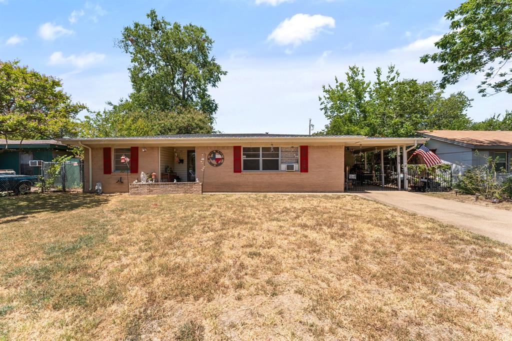 915 Liberty Drive — photo