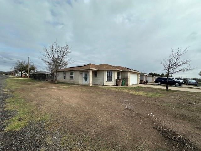 2930 Waco Street — photo