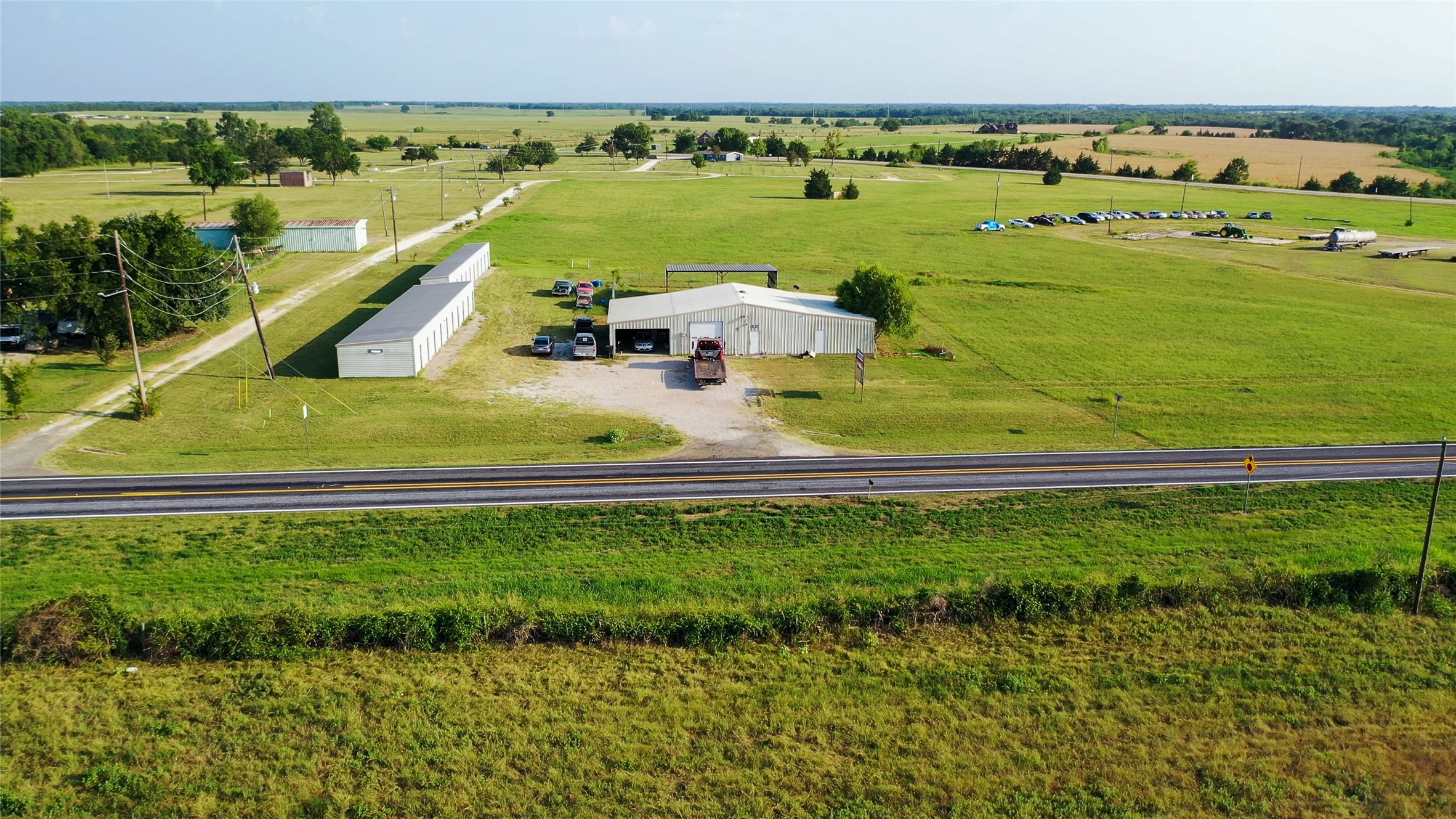 6240 Farm Road 1508 — photo