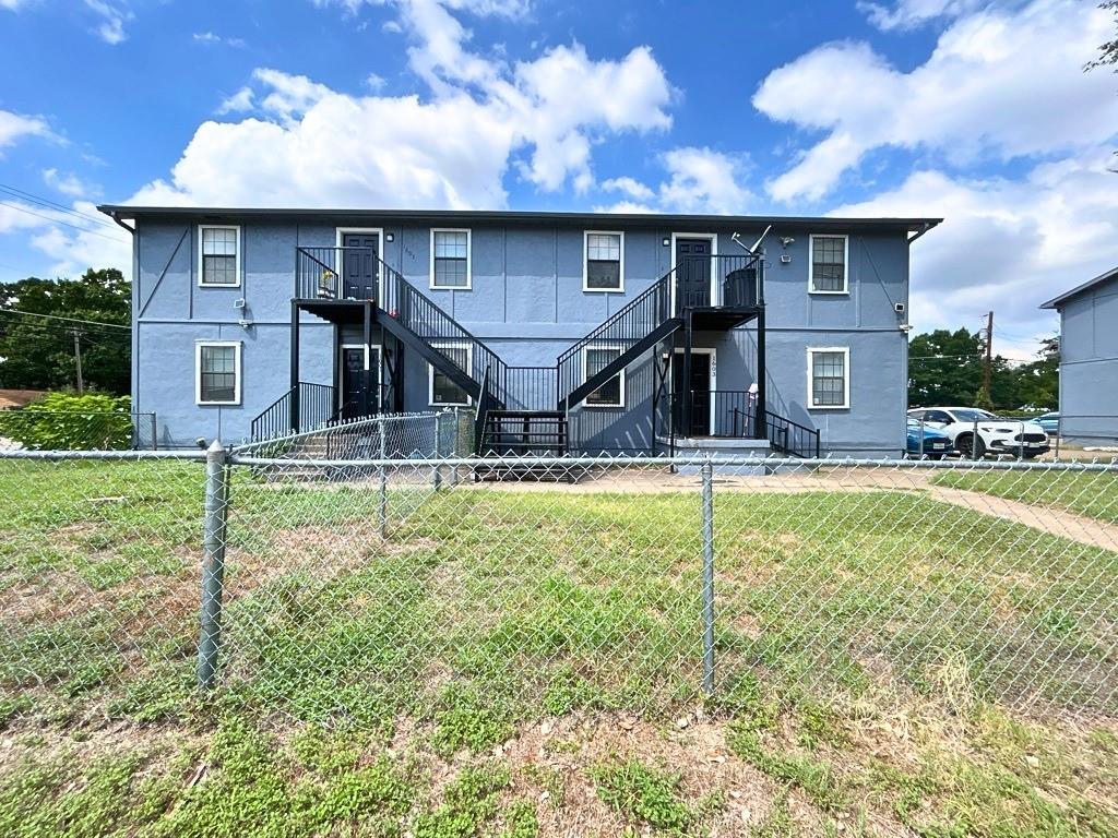 1613 Voirin Road — photo