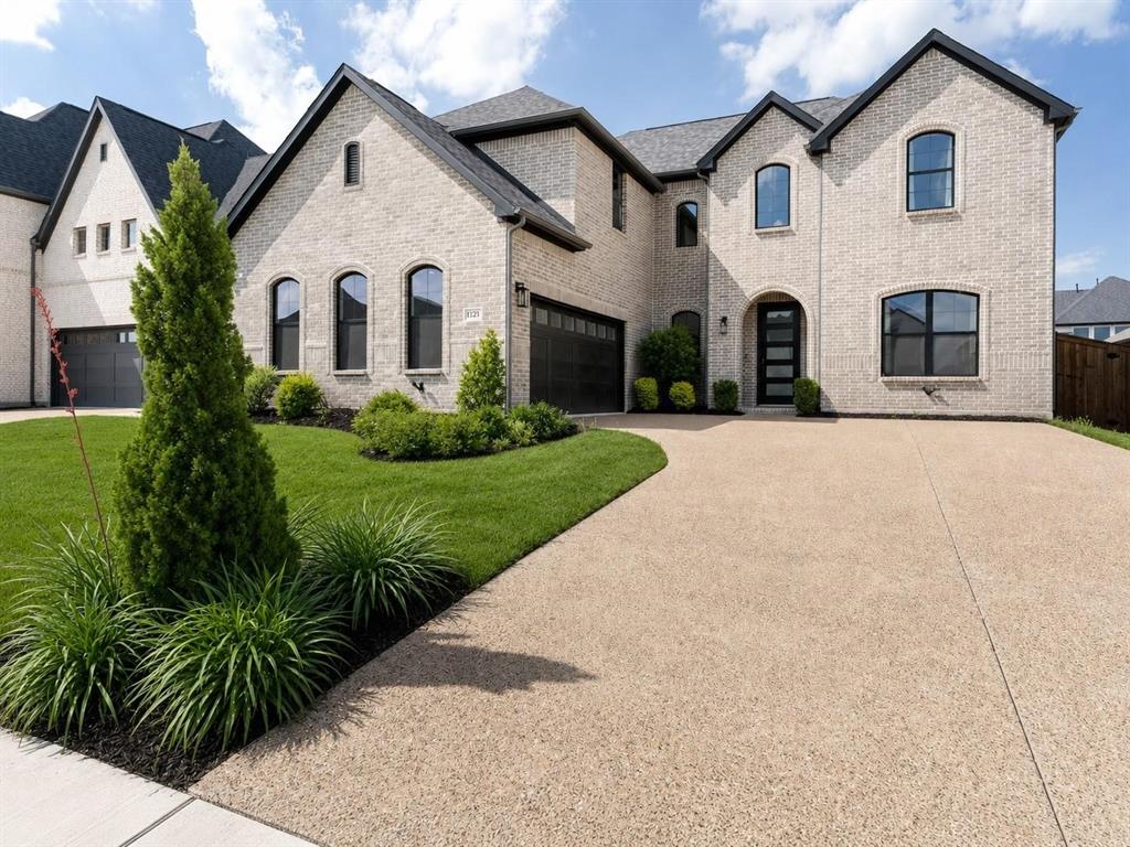 1421 Valor Way — photo