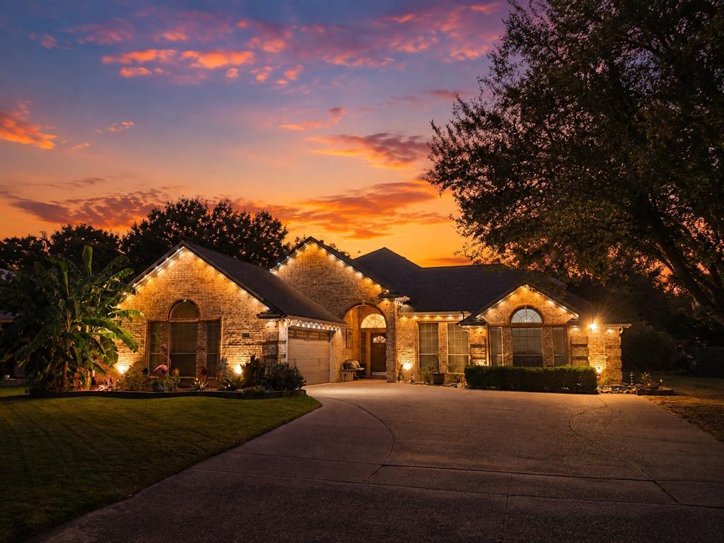 118 Golfers Way — photo