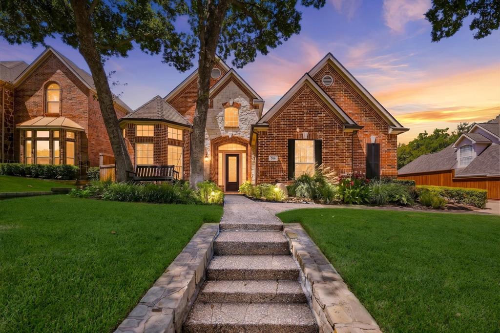 708 Lakeway Drive — photo