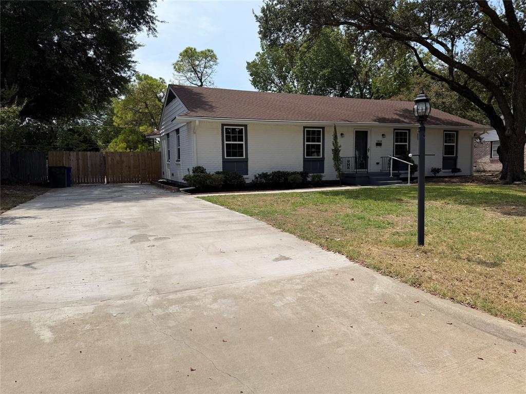 1818 Walnut Avenue — photo