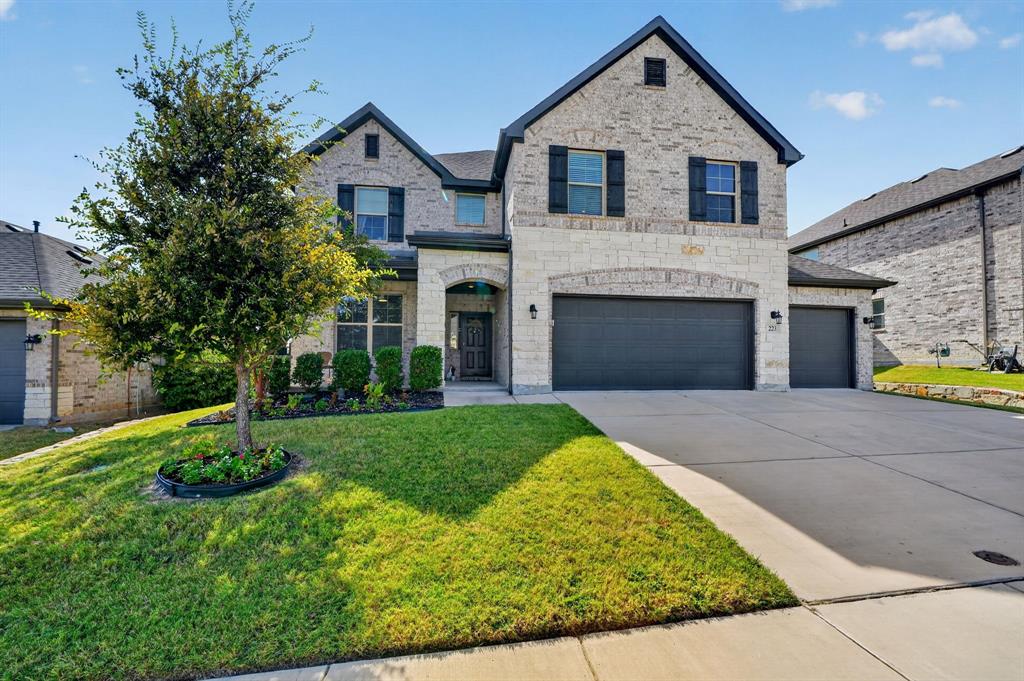 223 Red Oak Drive — photo