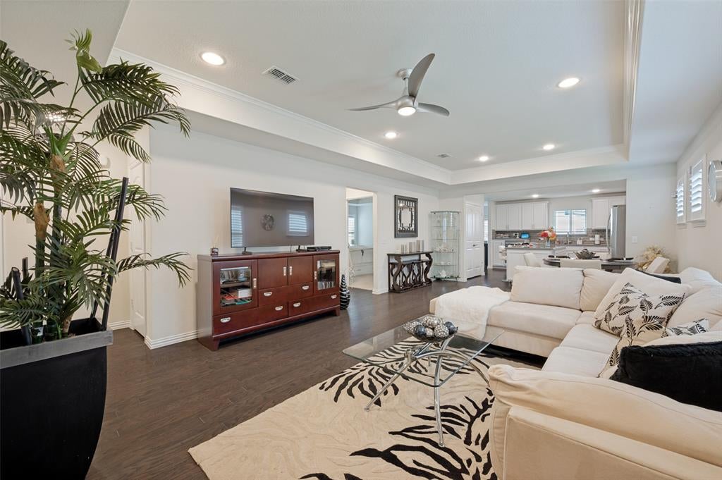 8946 Twin Pines Lane — photo