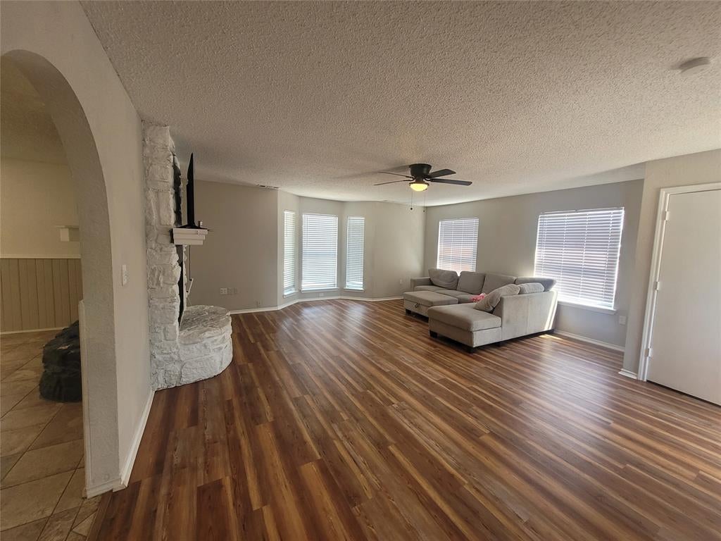 1921 Pelican Drive N — photo