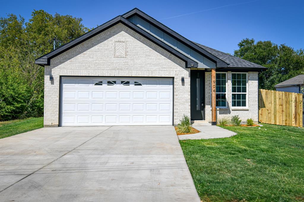 1904 S Sam Houston Road — photo