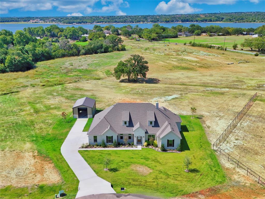 1016 Emery Court — photo