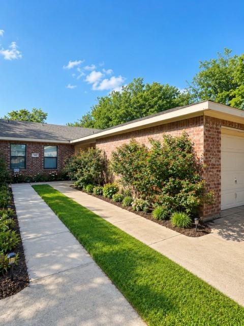 560 W Elm C — photo