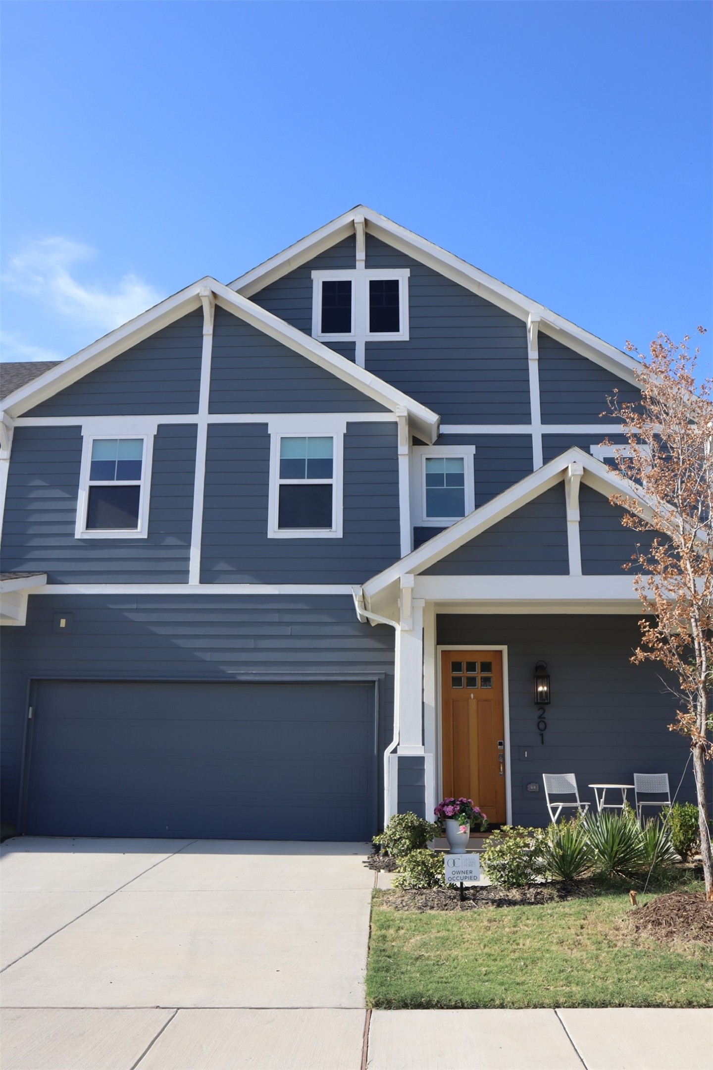 201 Chestnut — photo