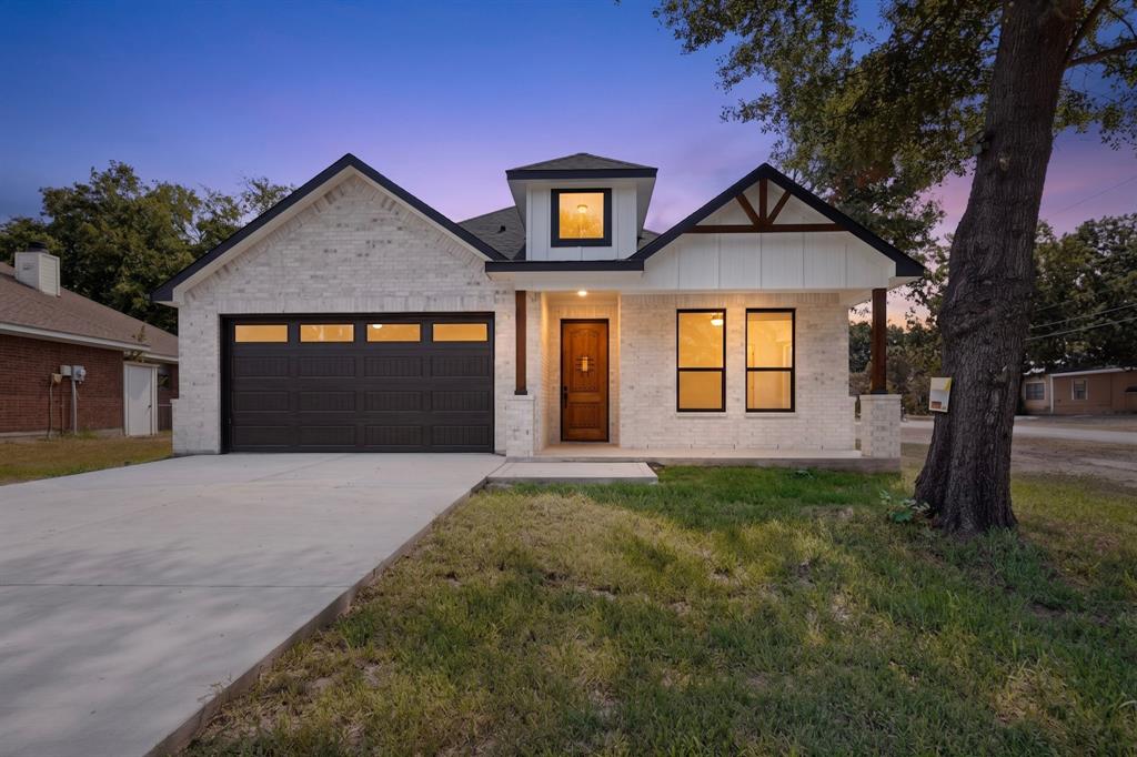 102 Redondo Drive — photo