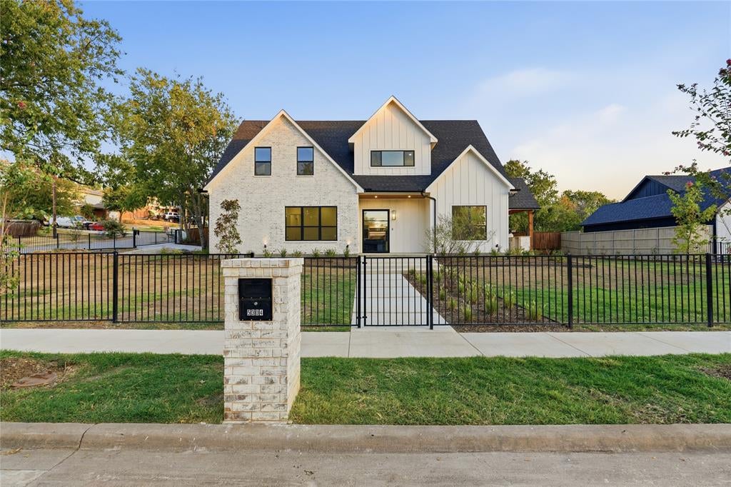 5304 Chippewa Drive — photo