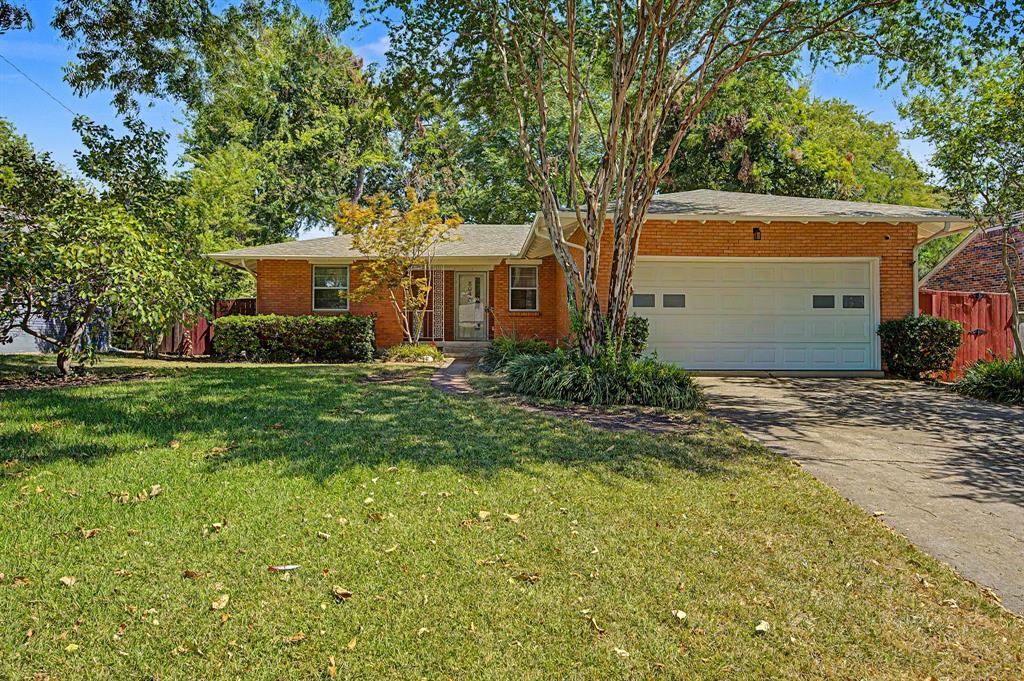 8046 Fall River Drive — photo