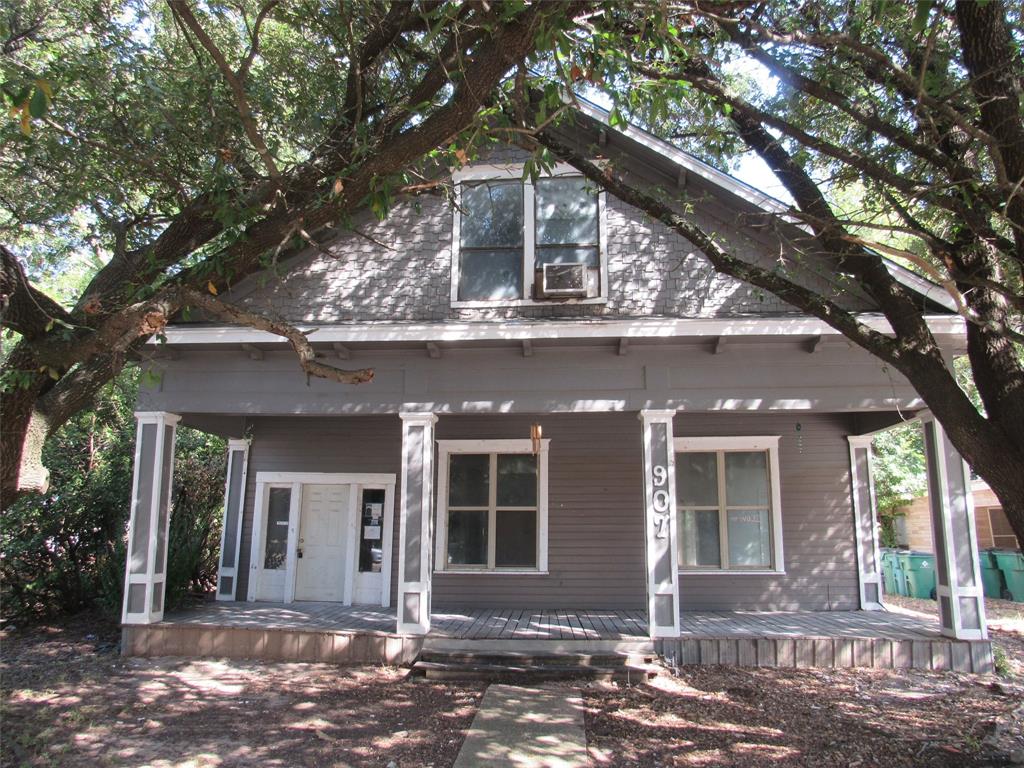 907 E Texas Avenue — photo
