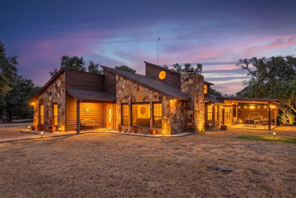 1438 Bend Of The Bosque Road — photo