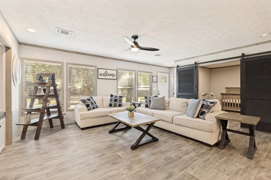 9776 Navajo Lane — photo