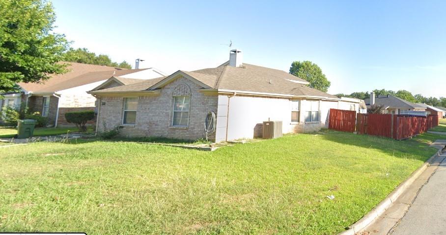 1001 Flower Drive — photo