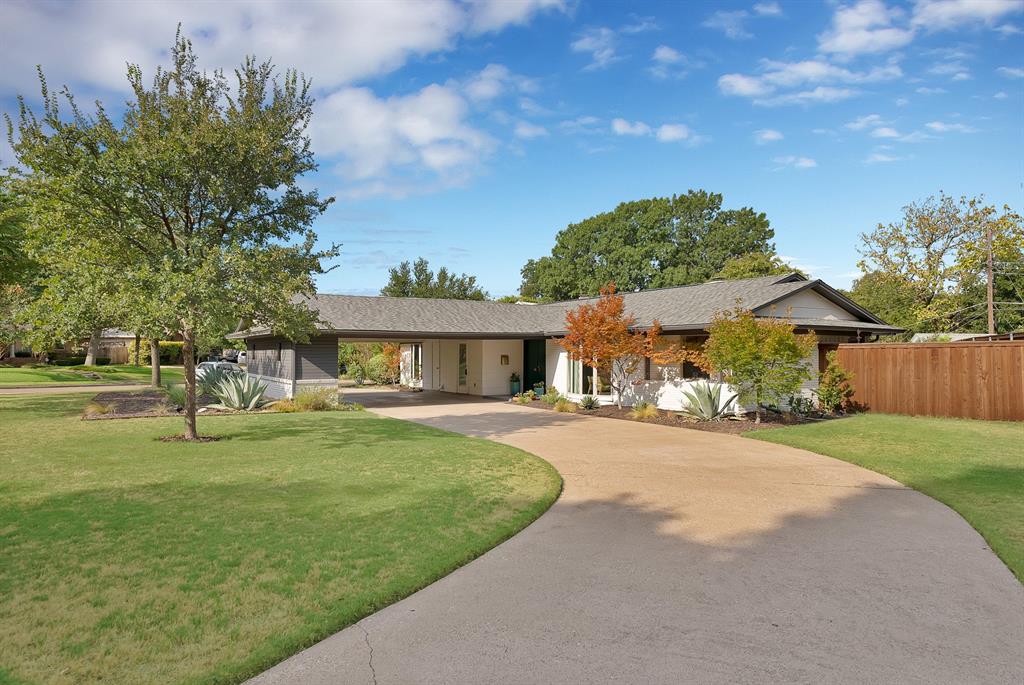 9555 Vinewood Drive — photo