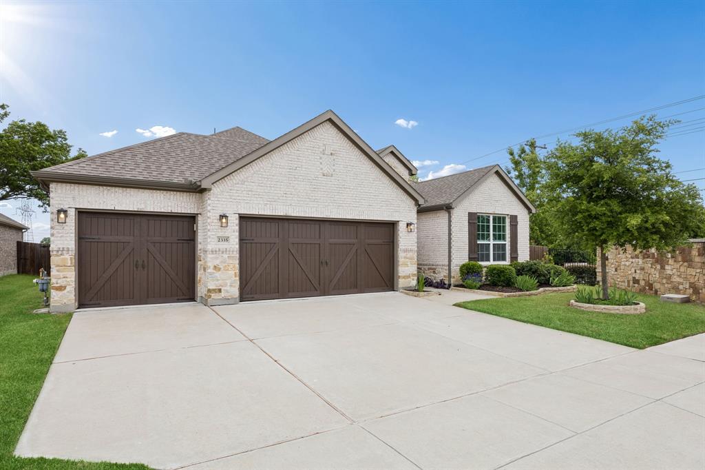 2335 Whitney Lane — photo