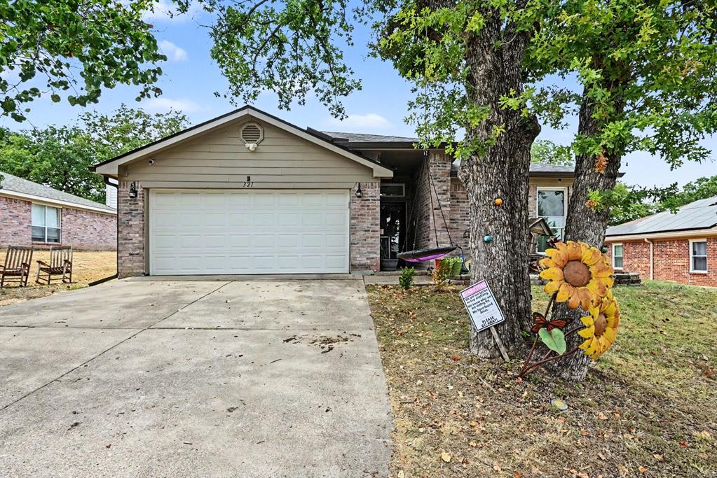 321 Pecos Drive — photo